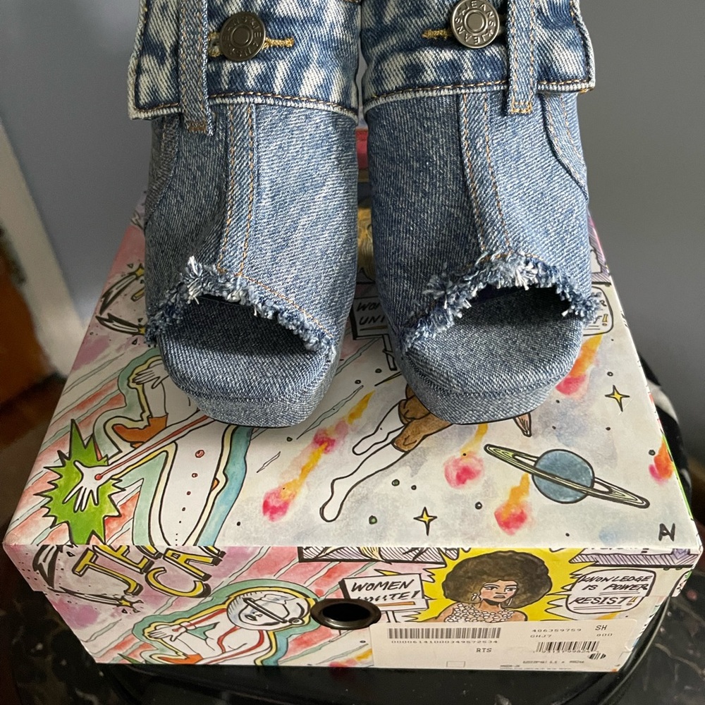 Jeffrey Campbell size 5.5 denim platform sandals. #NWOT.